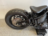 Dstar Shorty Rear Fender 150/160 wide & fixing Kit - Softail M8 - Black Fibreglass